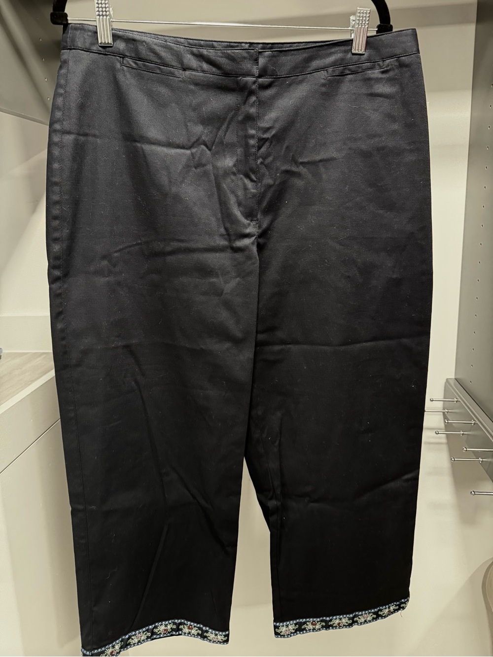 Liz Claiborne Navy LIZSPORT Stretch Cotton and Lycra Capris.  NWT size 16